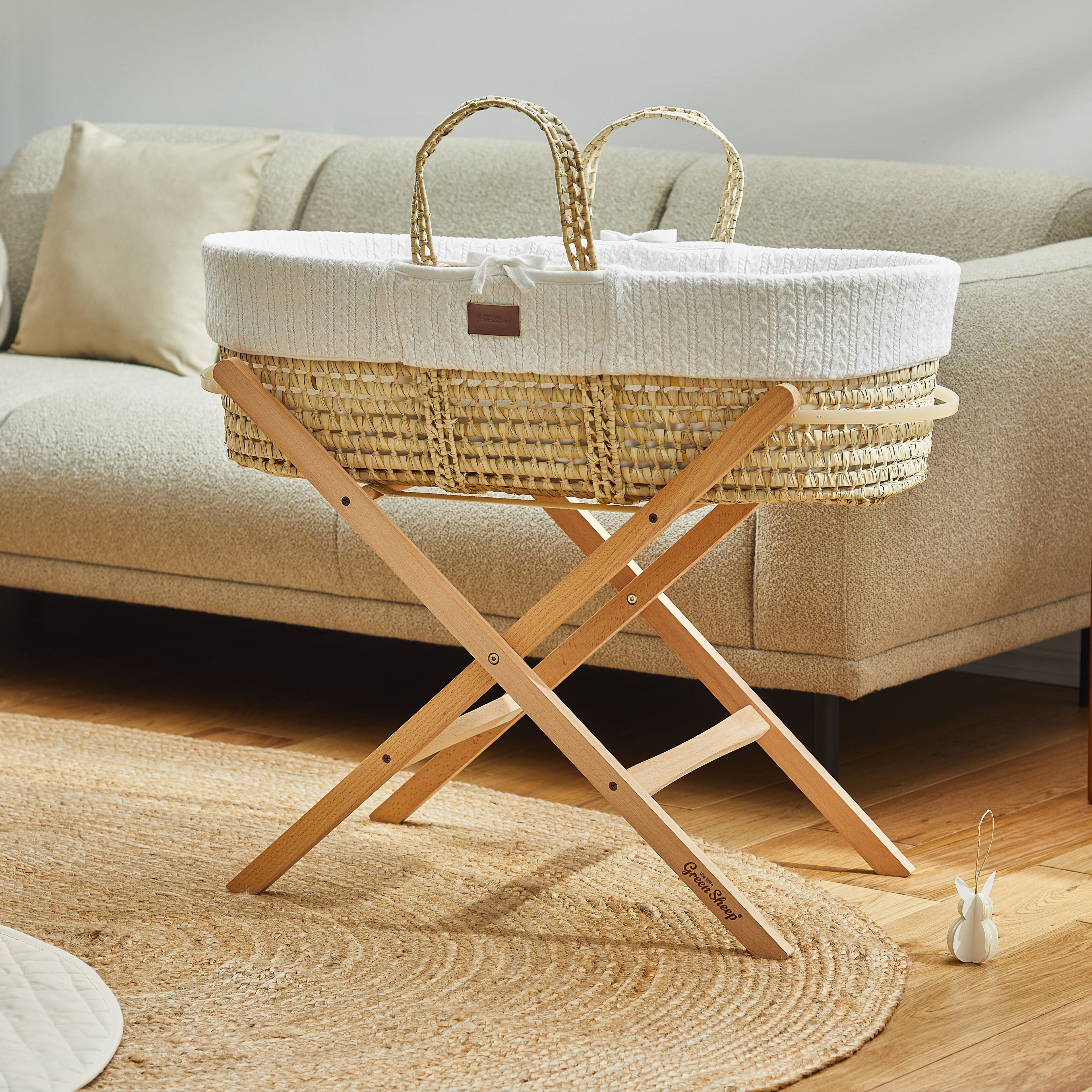 The Little Green Sheep Knitted Moses Basket & Mattress - White
