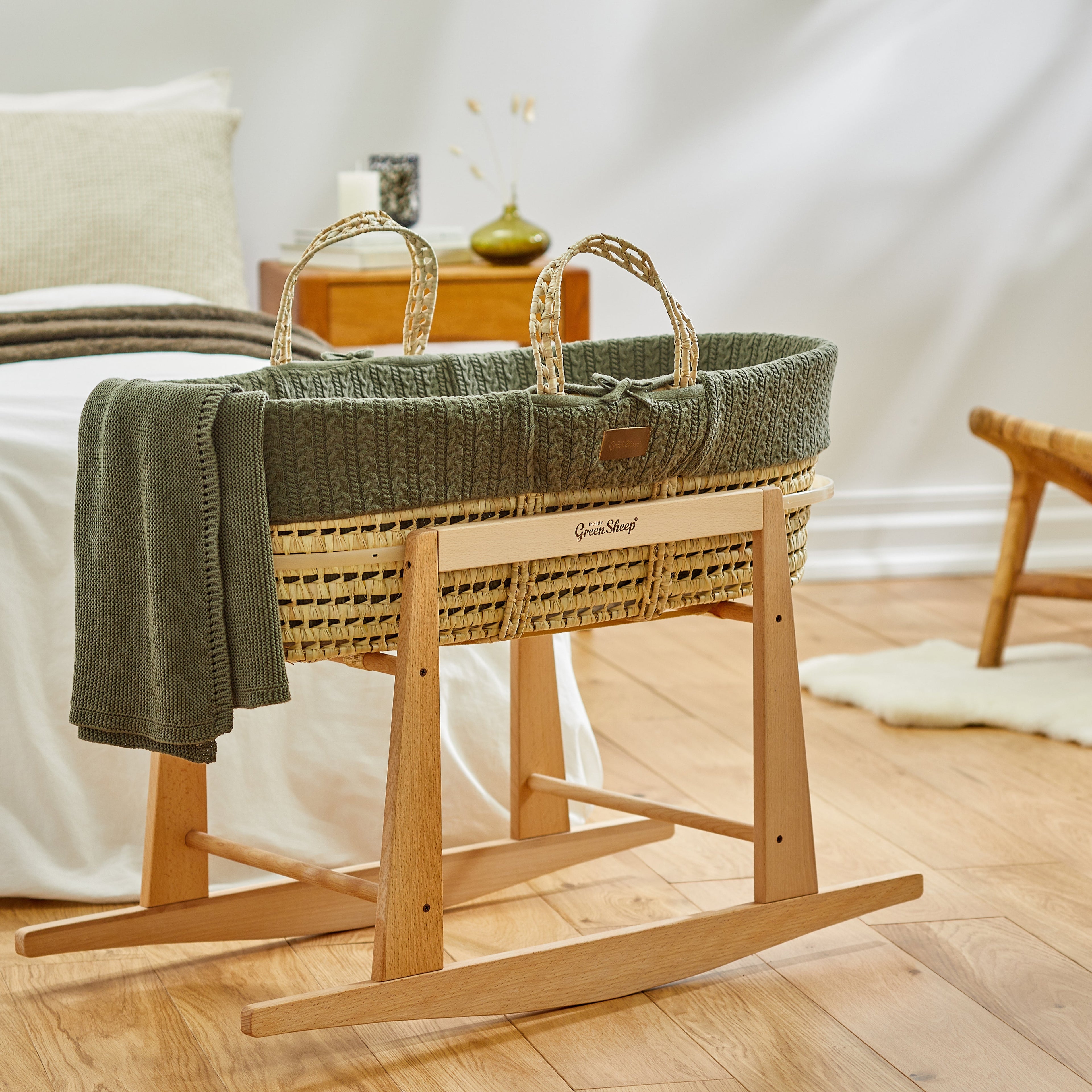 The Little Green Sheep Knitted Moses Basket & Mattress - Juniper