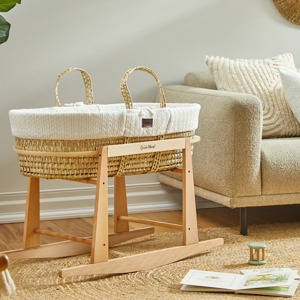 The Little Green Sheep Knitted Moses Basket & Mattress - White
