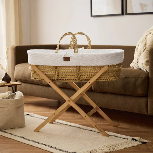 The Little Green Sheep Knitted Moses Basket & Stand - White