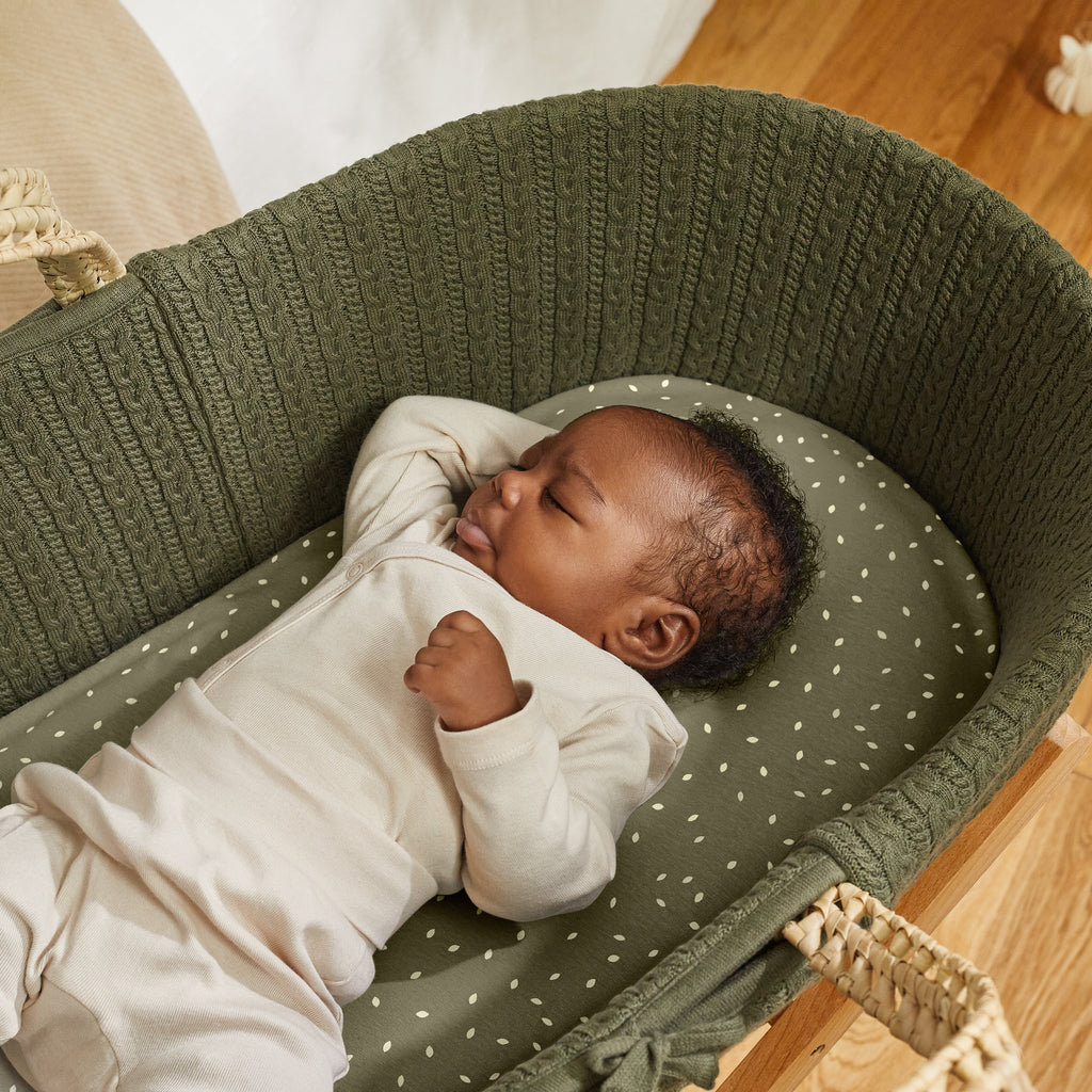 The Little Green Sheep Knitted Moses Basket & Mattress - Juniper