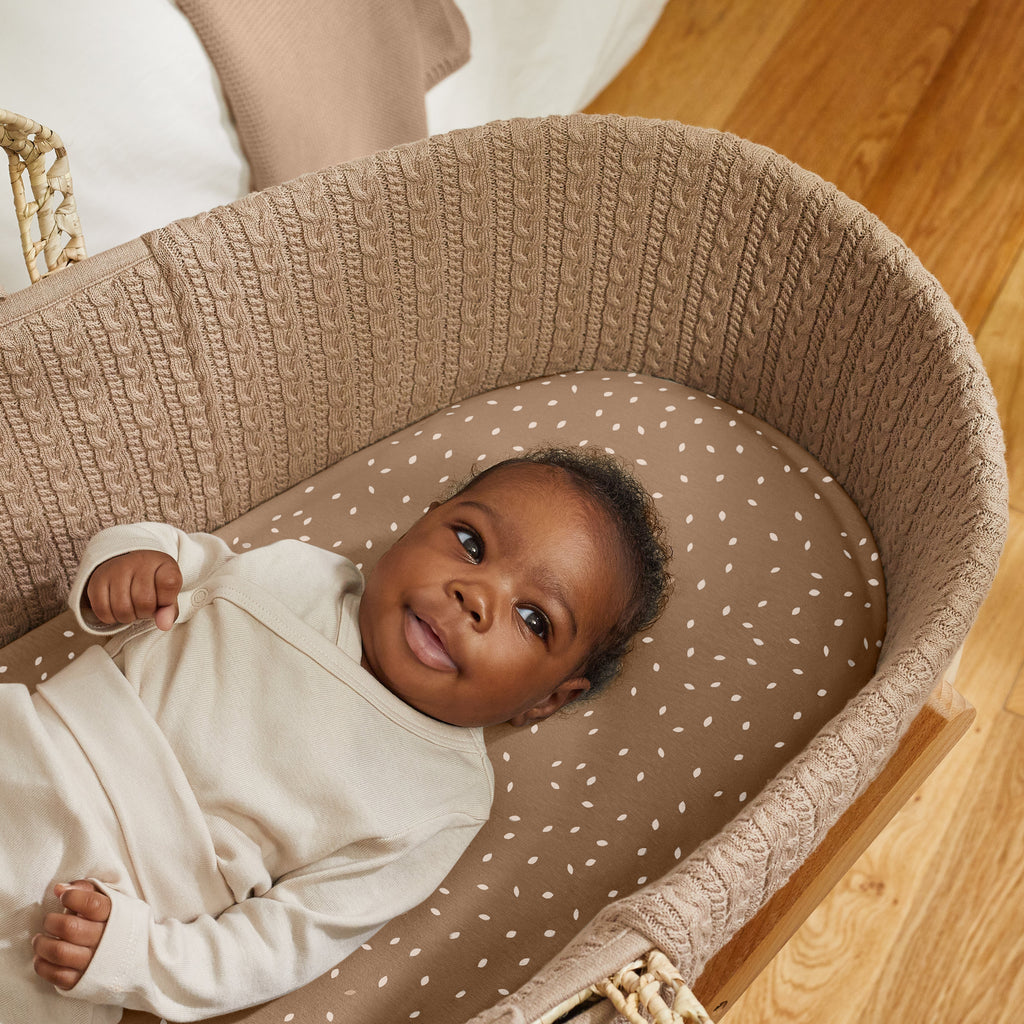 The Little Green Sheep Knitted Moses Basket & Mattress - Truffle