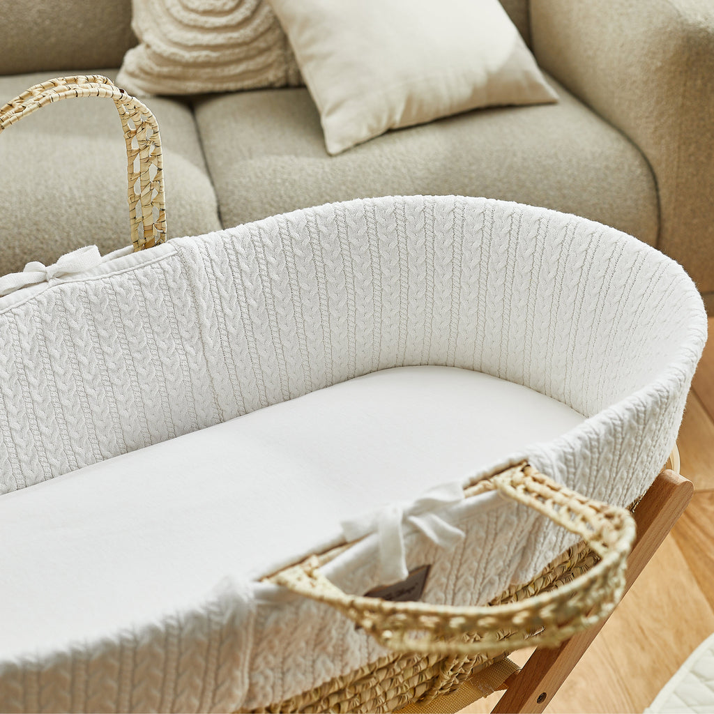 The Little Green Sheep Knitted Moses Basket & Mattress - White