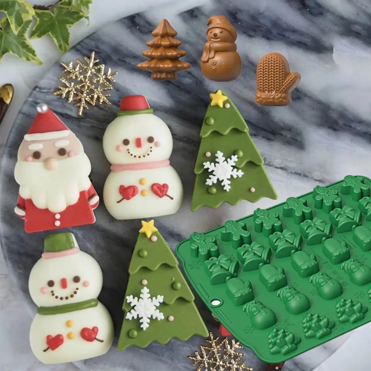 SANTASHAPE – Non-stick baking molds with Santa Claus, snowman & Christmas tree designs