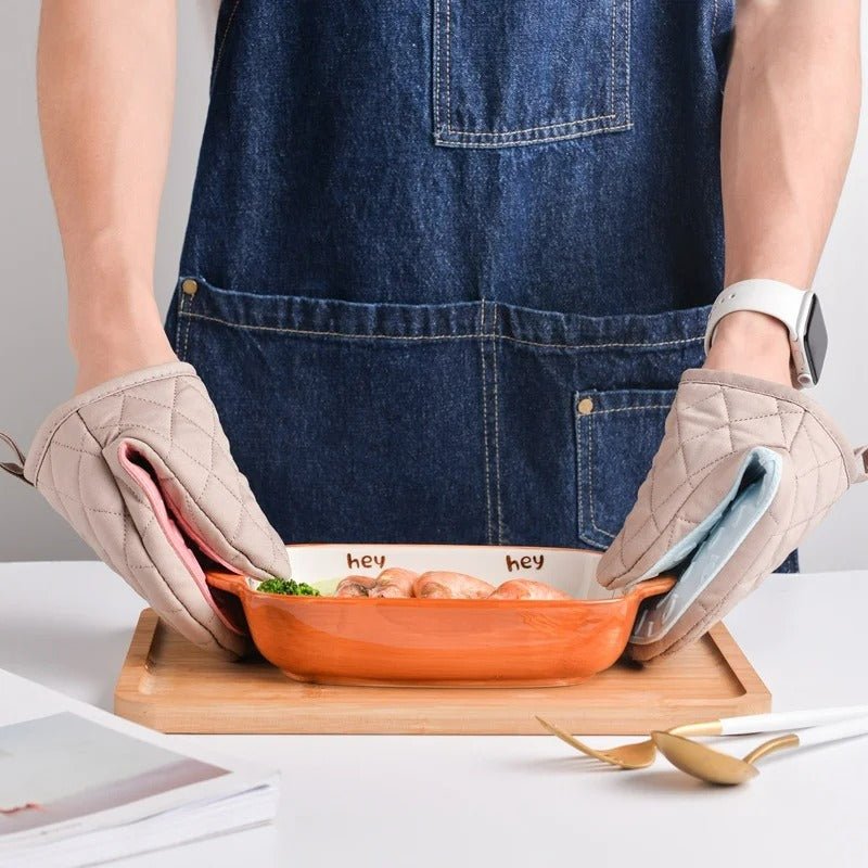 SAFEFINS – Heat-resistant fish-shaped silicone oven glove with non-slip grip