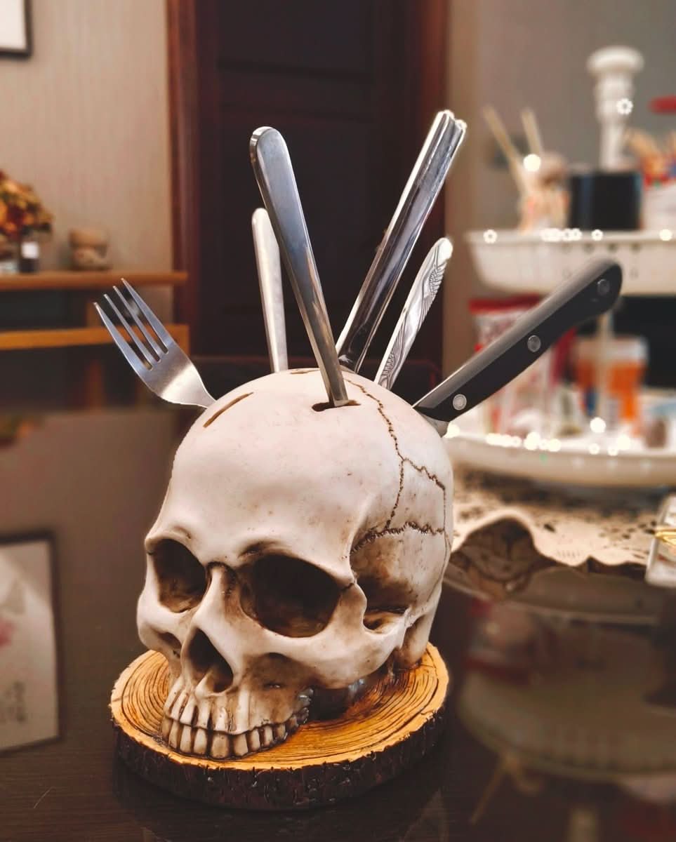 Gothic Skull Knife Holder - Handmade knife holder with skull design for up to 7 knives