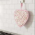 WARMHEART – Heat-resistant heart-shaped pot holders in floral vintage design