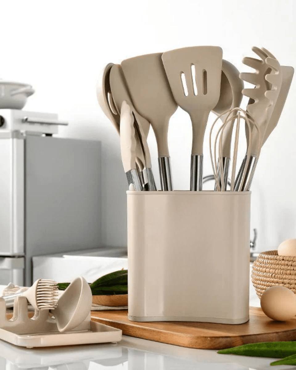 UTENSIVIA – Heat-resistant 11-piece kitchen tool set with wood handle look