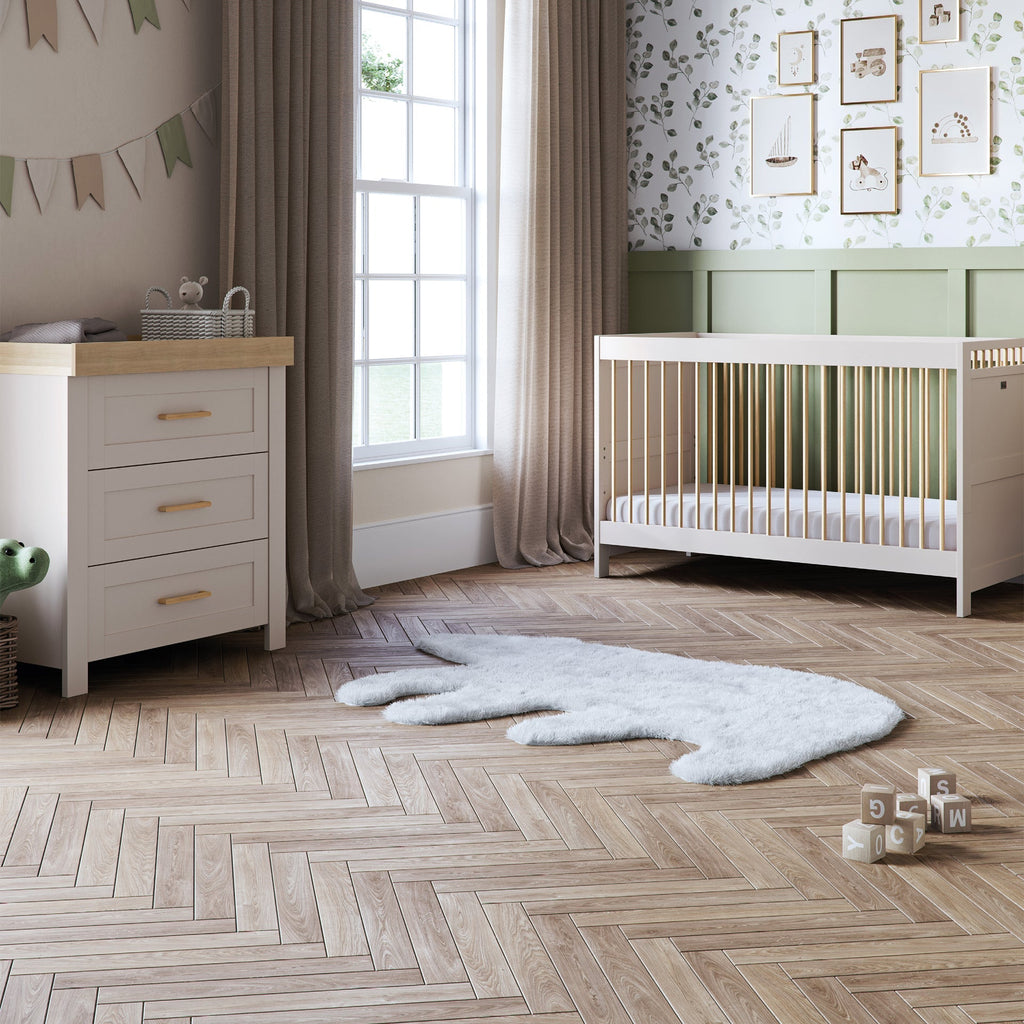 Silver Cross Seville 2 Piece Nursery Set | Cashmere Oak