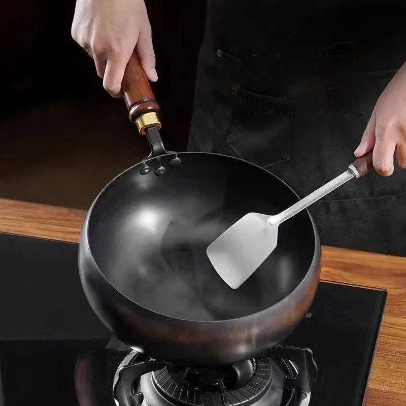 FORGIRON – Hand-forged iron pan with wooden handle and optional lid (24/28 cm)