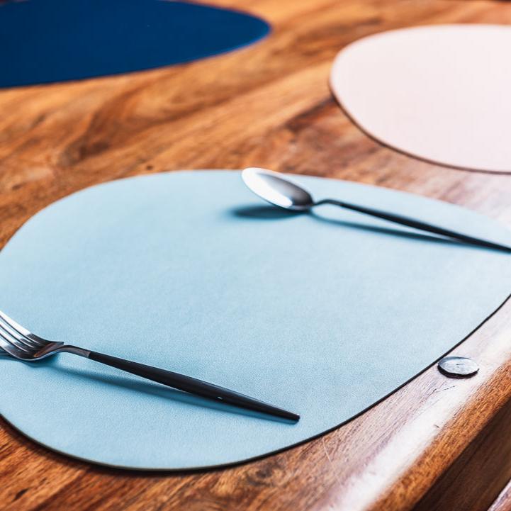 LUXPLACER – Heat-Resistant PU Leather Placemat for Clean & Stylish Dining