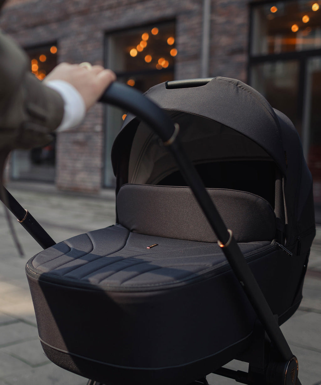 Venicci Claro 3-in-1 Travel System | Noir