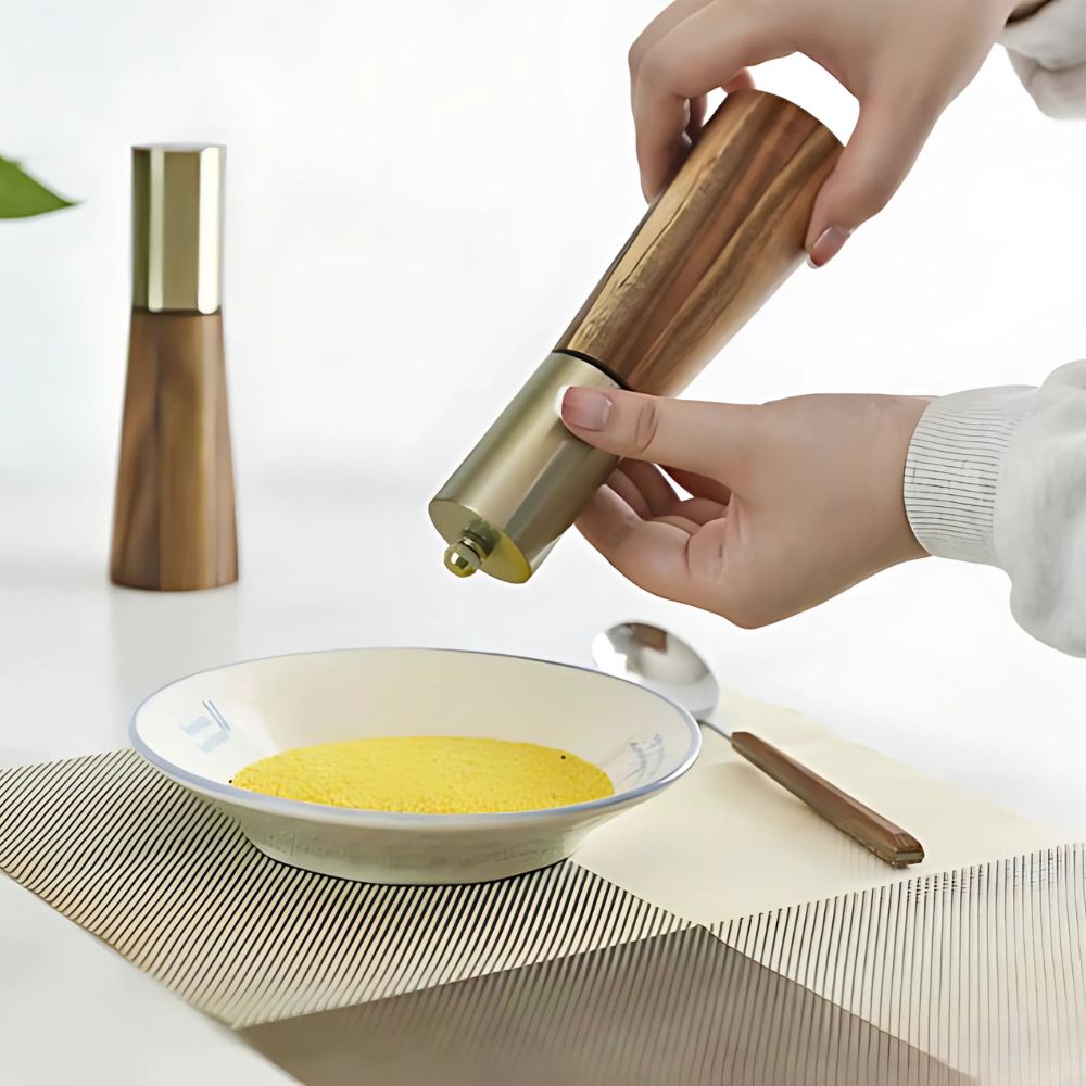 SPICEWOOD – Elegant salt and pepper mill set made of wood