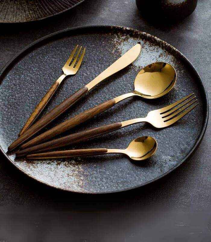 NATURACUT – Premium stainless steel cutlery with wood accent