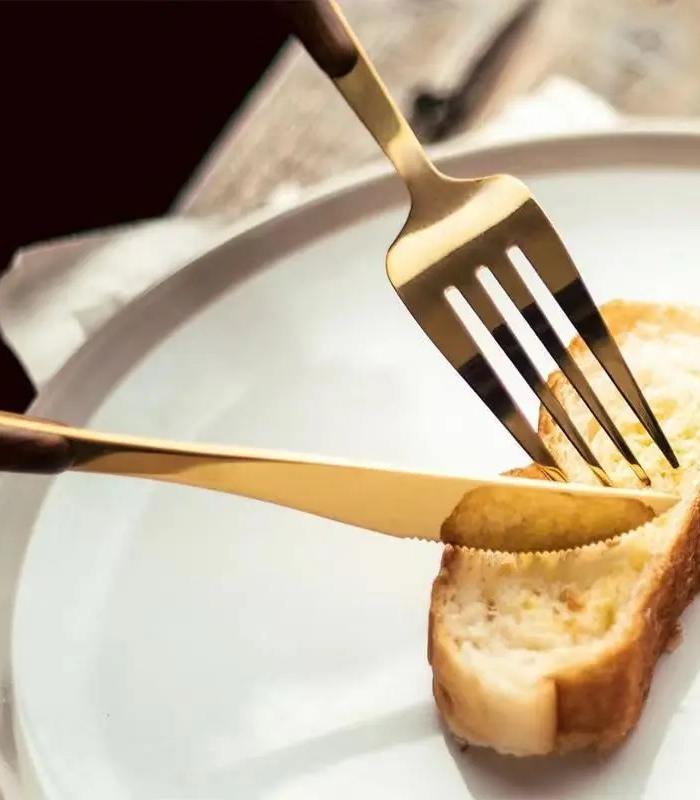 NATURACUT – Premium stainless steel cutlery with wood accent